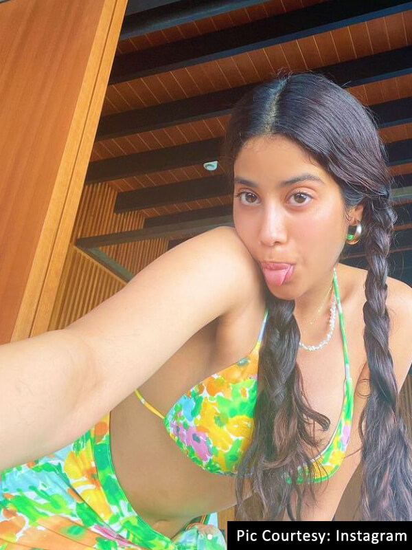 Janhvi Kapoor Beach Photos 7